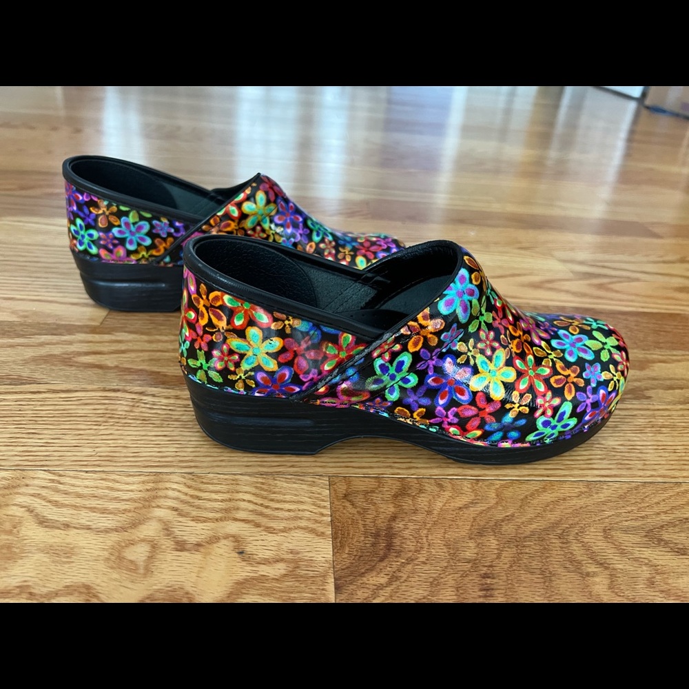 Dansko Flower Power Patent Leather Clogs, Size 40 (Like New)